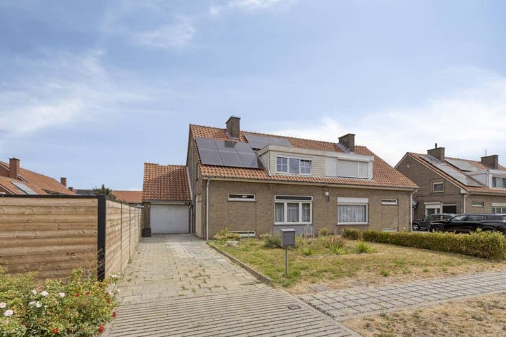 Semi-detached house in a quiet street in Mater (Oudenaarde)