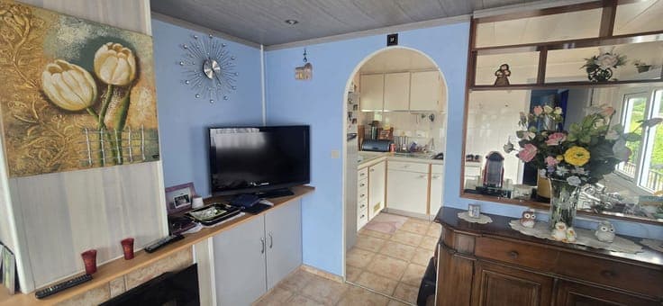 Lovely bungalow sold furnished