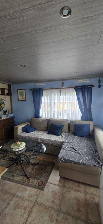 Lovely bungalow sold furnished