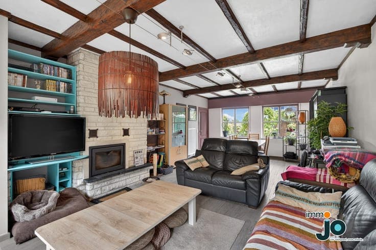 Move-in-ready 3-bedroom family home with an indoor garage...