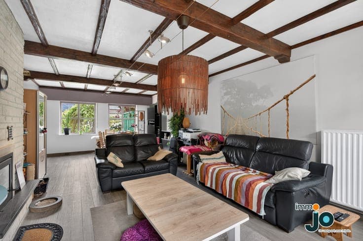 Move-in-ready 3-bedroom family home with an indoor garage...