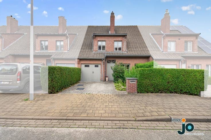 Move-in-ready 3-bedroom family home with an indoor garage...