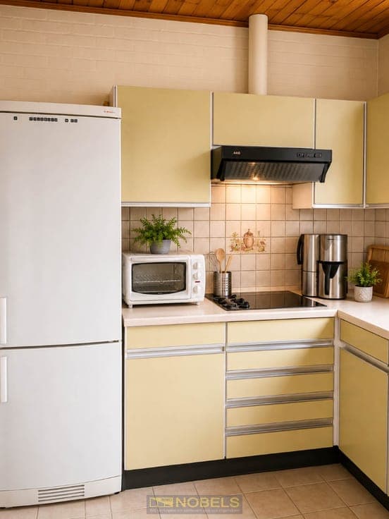 Te koop, grote burgerwoning met ruim leefvolume in centru...