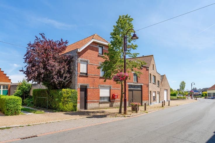 Charming property with spacious garage in Klemskerke