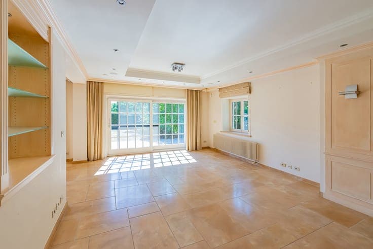 BUIZINGEN – Beautiful villa on the border of Dworp