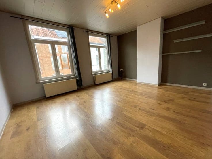 Grote woning vlakbij de Ezelpoort gelegen