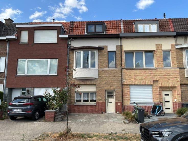 OPEN HUIS ZATERDAG 29/08 van 10u tot 11u.Te renoveren rij...