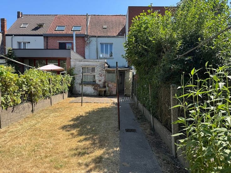 OPEN HUIS ZATERDAG 29/08 van 10u tot 11u.Te renoveren rij...