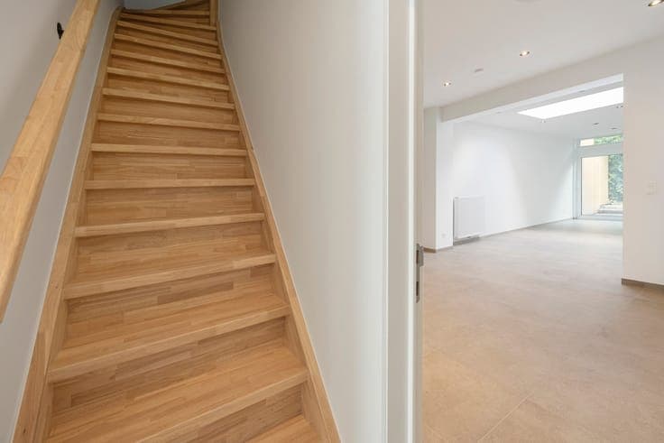 Volledige gerenoveerde woning met 2 slaapkamers