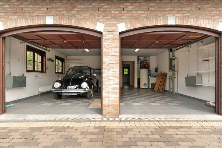 An exceptionally spacious property with space for a self-con