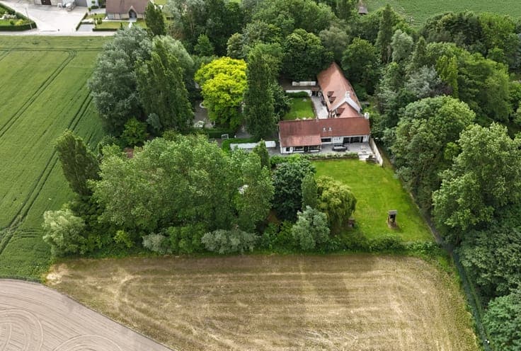 Karaktervol landhuis op een uitzonderlijk perceel van rui...