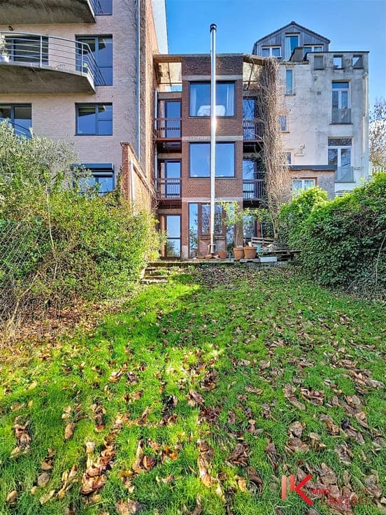 Architect-designed house – Willy Serneels – 242 m² – South-w