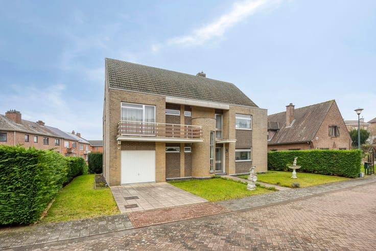 Spacious Family Home with Multi-Generation Potential