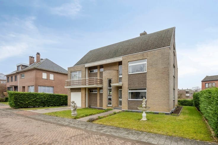 Spacious Family Home with Multi-Generation Potential