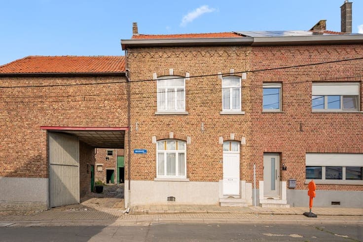 Charming renovated house with large garden and garage on a s