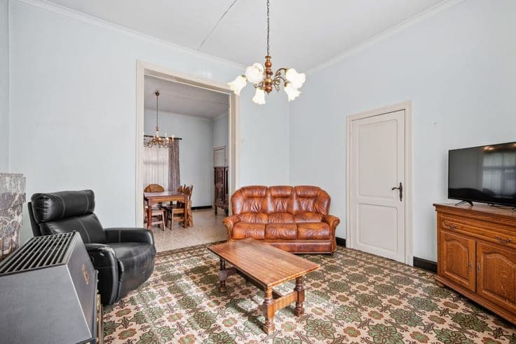 Charming renovated house with large garden and garage on a s
