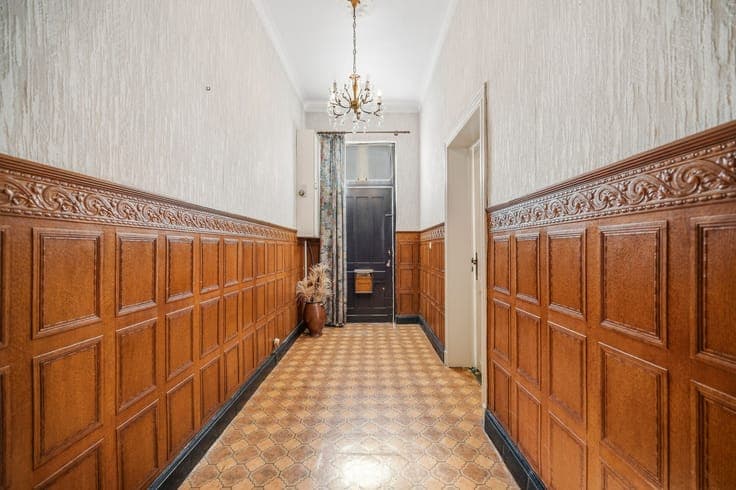 Charming renovated house with large garden and garage on a s