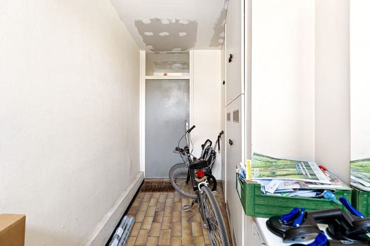 Opbrengsteigendom met 3 appartementen en 2 garages op top...
