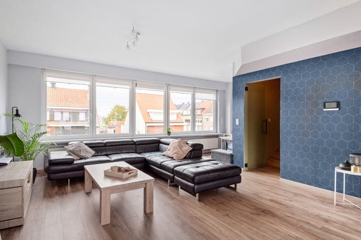 Prachtig gerenoveerde bel-etagewoning met 3 slpk., garage...