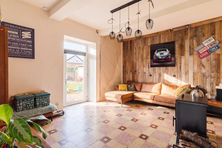 Located in the village of Maillen, between Namur and Ciney