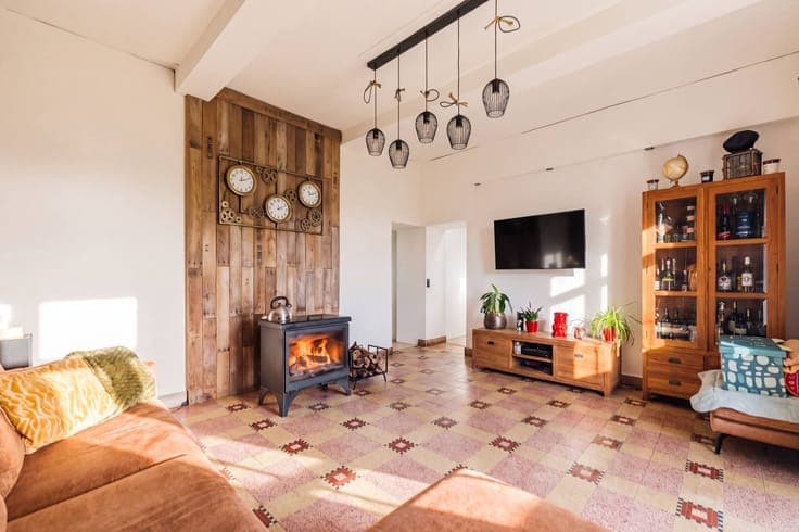 Located in the village of Maillen, between Namur and Ciney