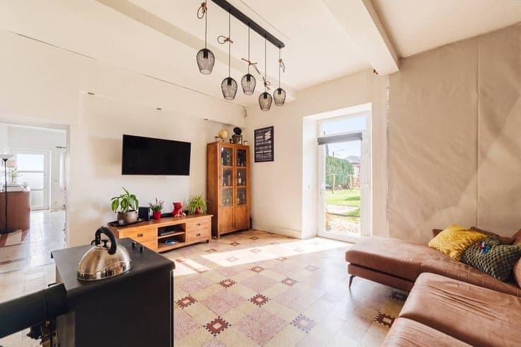 Located in the village of Maillen, between Namur and Ciney