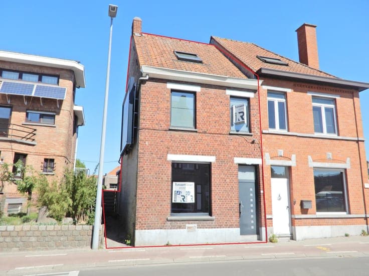 Halfopen woning te Ingelmunster.