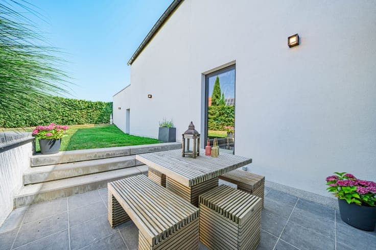 Exceptional property - Renovated farm with meadow of +- 11,0