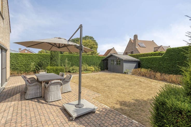 Detached, contemporary house with 5 bedrooms in Maldegem