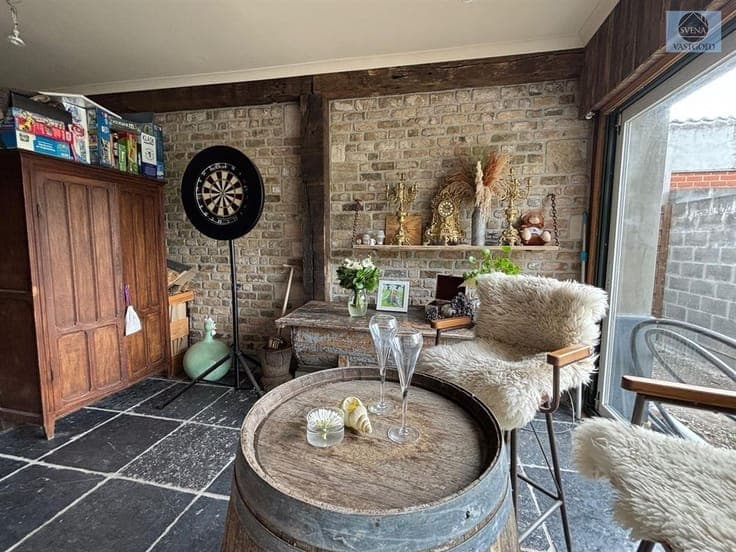 CHARACTER HOUSE WITH 5 BEDROOMS