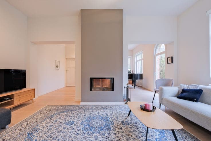Florida: 5-bedroom house + medical practice