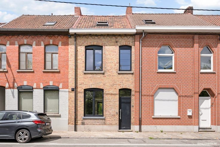 Totaal vernieuwde woonst met tuin en 3 slaapkamers in Har...