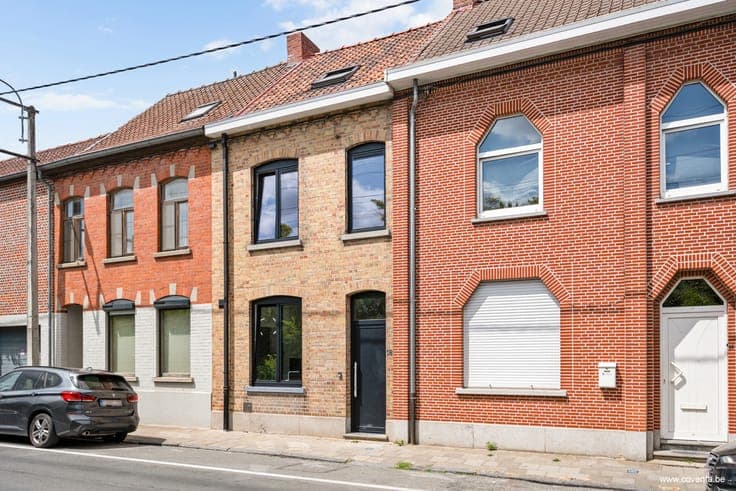 Totaal vernieuwde woonst met tuin en 3 slaapkamers in Har...