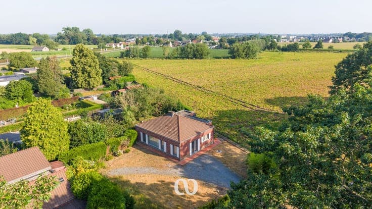 Renovated house with stunning views over agricultural area.