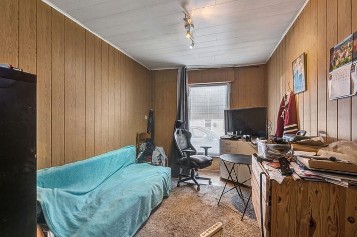 House in need of renovation in a convenient location in Mere