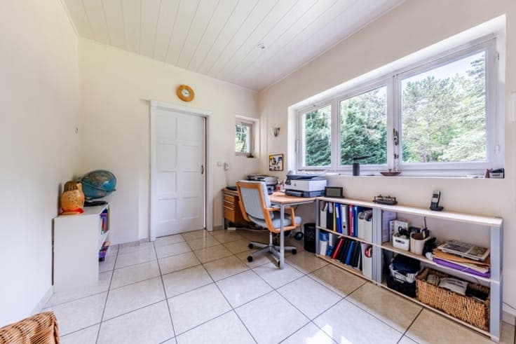 Bright, charming villa in a peaceful setting, south-facing