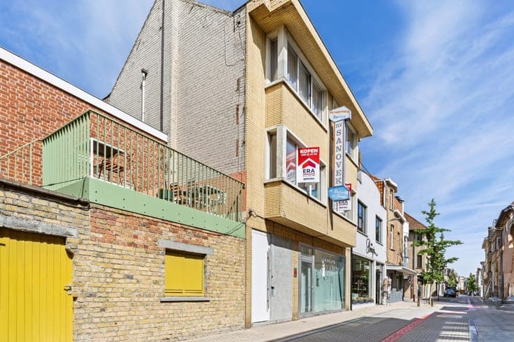 Spacious house with commercial space for sale in De Panne!