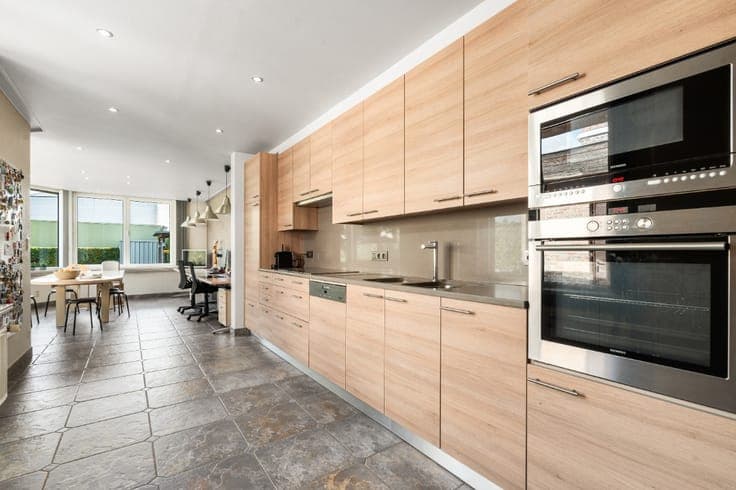 Spacious house with practice space in Beveren-Leie