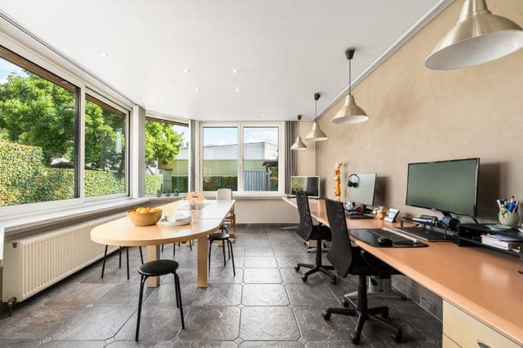 Spacious house with practice space in Beveren-Leie