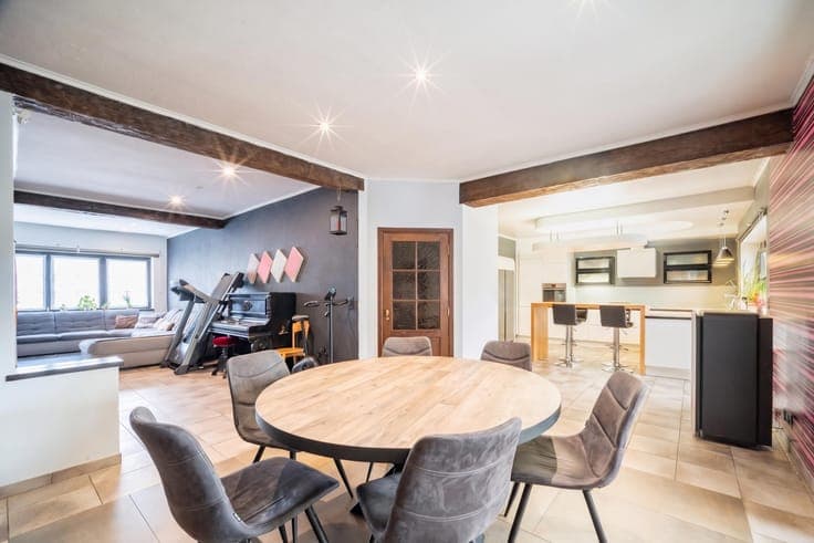 Renovated 5-bedroom house with spacious garden in Seraing