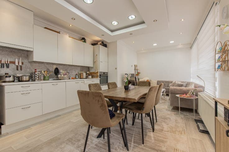 Fully renovated home (2023) with kangaroo living area and...