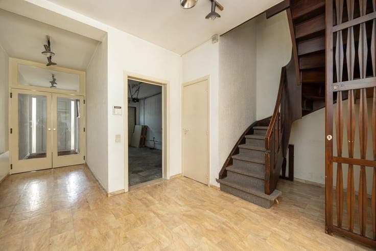 Oosterveld ∣ Former doctor’s house with 5 bedrooms, 2 garage