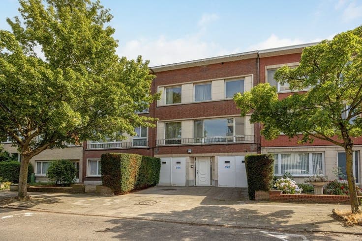 Oosterveld ∣ Former doctor’s house with 5 bedrooms, 2 garage