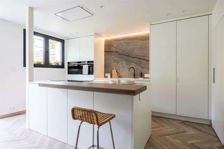 SPACIOUS, HIGH-QUALITY FAMILY HOME IN A FANTASTIC LOCATION