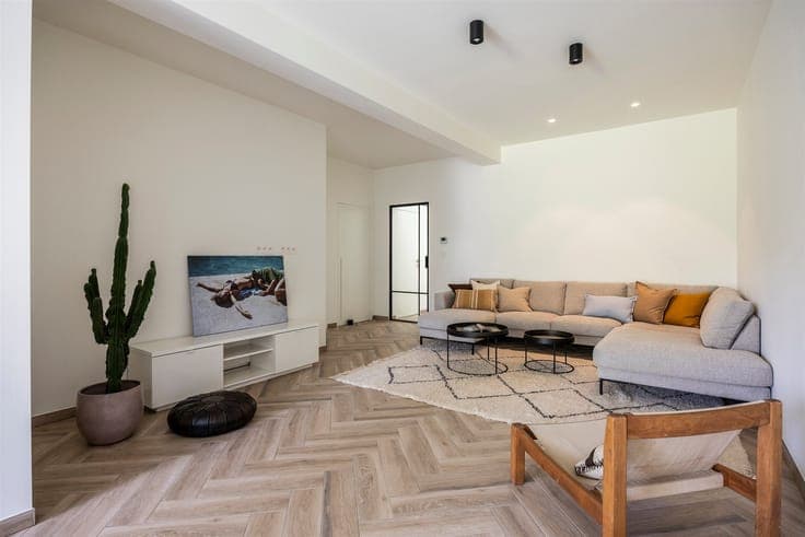 SPACIOUS, HIGH-QUALITY FAMILY HOME IN A FANTASTIC LOCATION