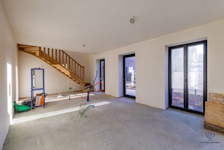 Beautifully Renovated 3-Bedroom Home in the Heart of Dikkel