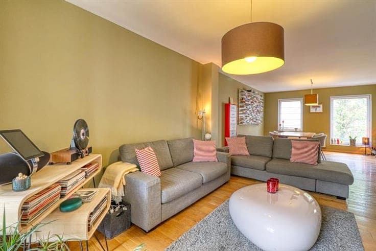 TRIPLEX 5 BEDROOMS + 2 TERRACES + GARAGE