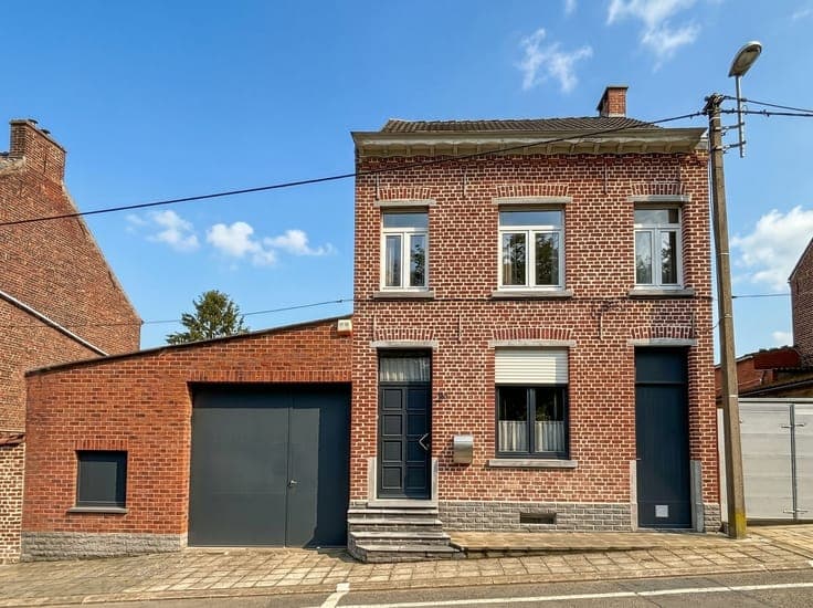 Splendide maison avec grand hangar et jardin