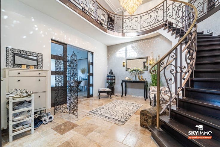 VILLA D’EXCEPTION AUX VOLUMES IMPRESSIONNANTS - PEB D+