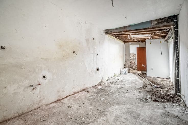 Property to renovate with great potential